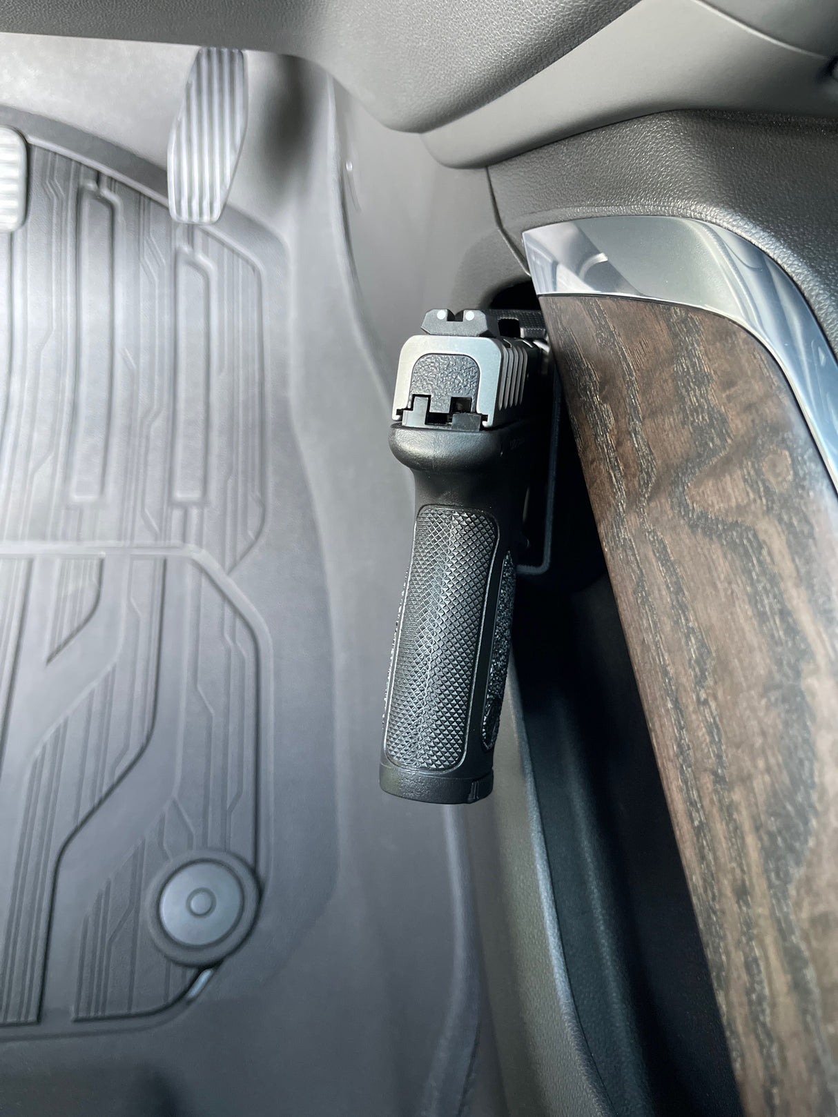 19-21 Silverado / Sierra 1500-2500 CSP Pistol Holster (N52 Magnetic stabilization)