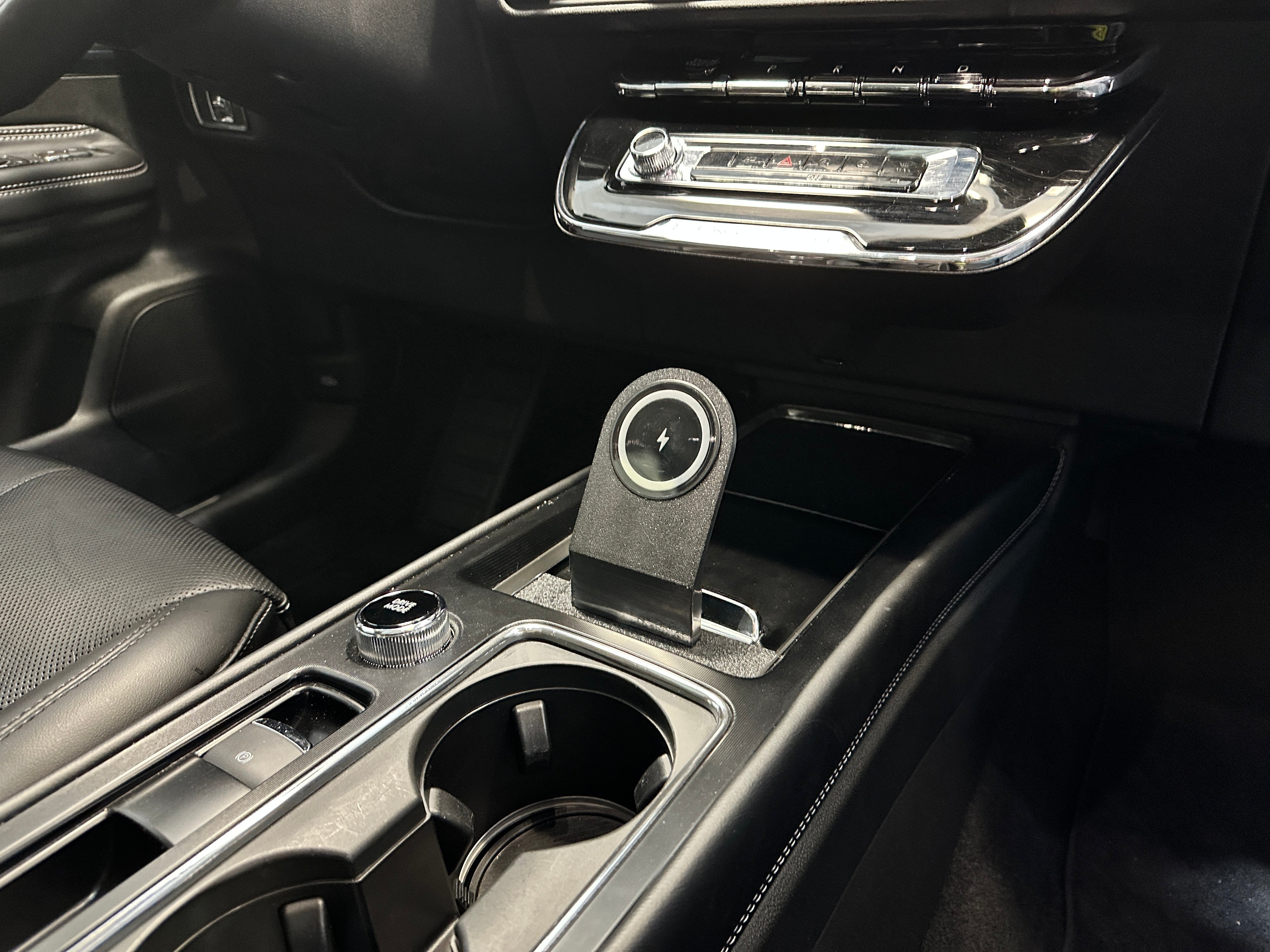 2023-2025 Lincoln Corsair | MagSafe | Wireless Charging Mount | W